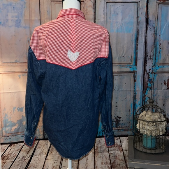 Upcycled  custom women’s country and western denim button up sz M - Picture 5 of 6